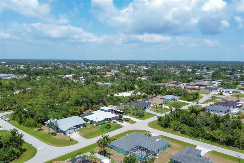 Active With Contract: $367,500 (3 beds, 2 baths, 2470 Square Feet)