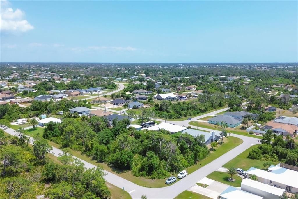 Active With Contract: $367,500 (3 beds, 2 baths, 2470 Square Feet)