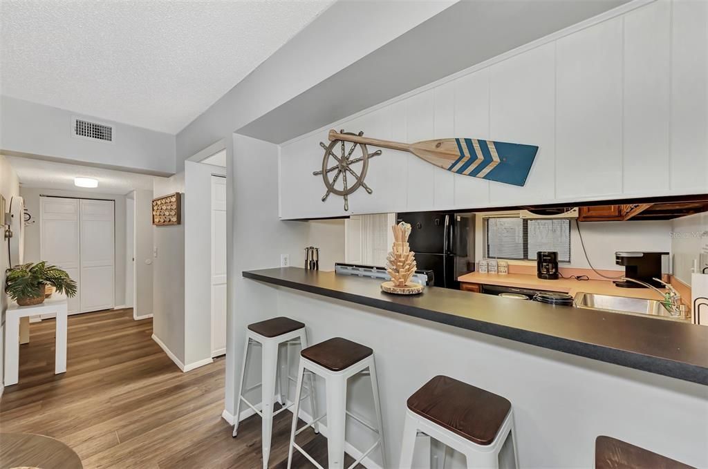 Active With Contract: $499,900 (2 beds, 2 baths, 1101 Square Feet)