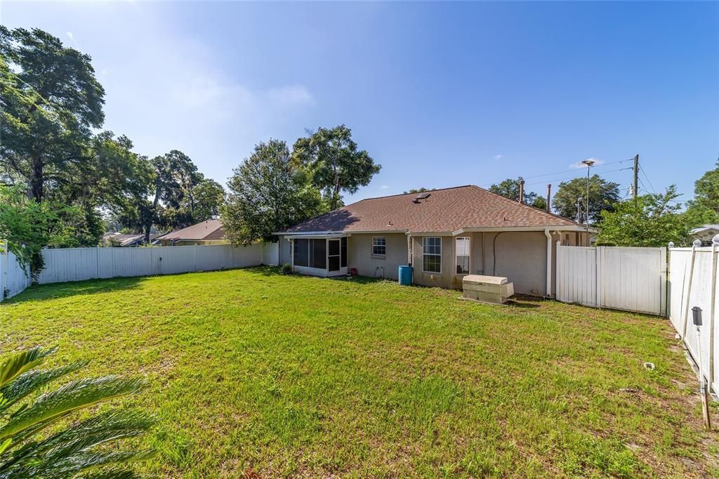 Active With Contract: $243,900 (3 beds, 2 baths, 1365 Square Feet)