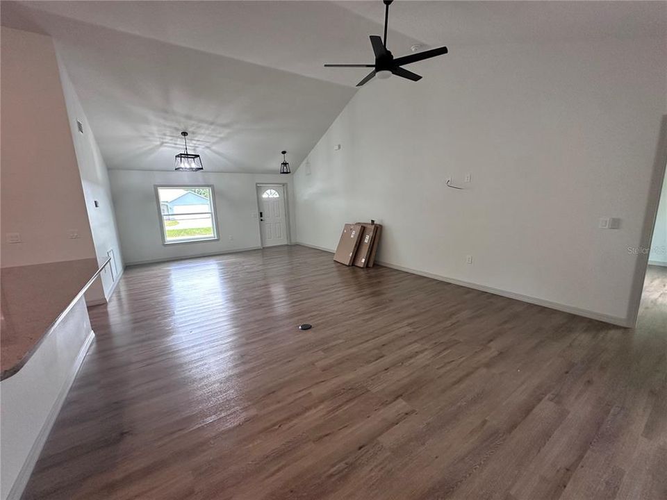 For Rent: $2,300 (3 beds, 2 baths, 1600 Square Feet)