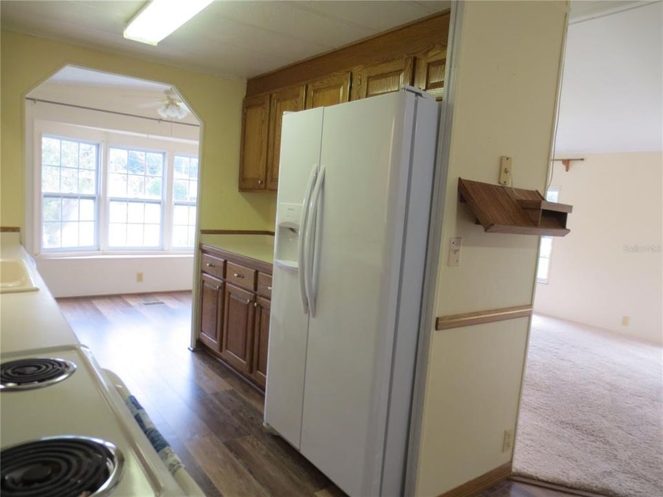 Active With Contract: $145,900 (2 beds, 2 baths, 1468 Square Feet)