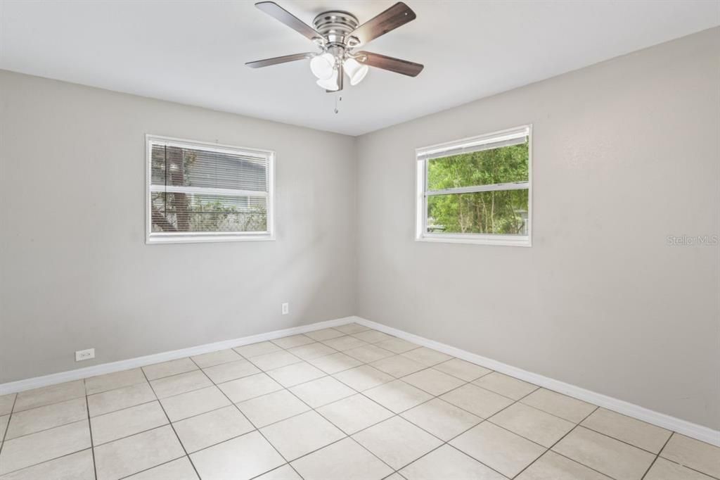 For Sale: $369,000 (3 beds, 2 baths, 1215 Square Feet)