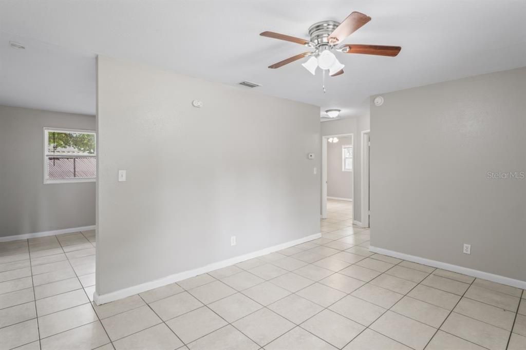 For Sale: $369,000 (3 beds, 2 baths, 1215 Square Feet)