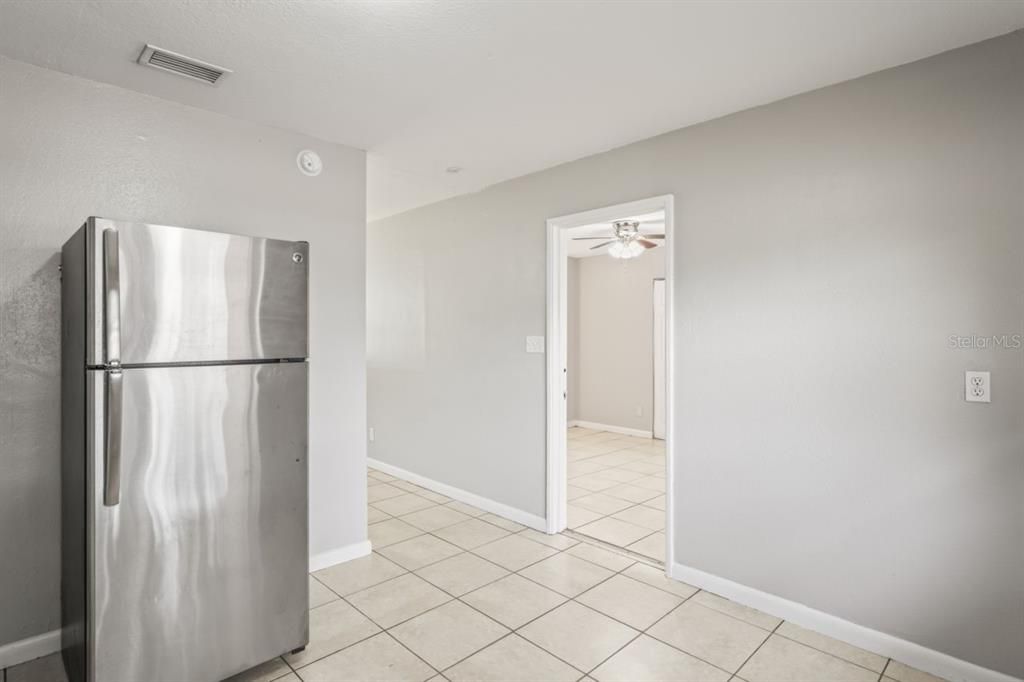 For Sale: $369,000 (3 beds, 2 baths, 1215 Square Feet)