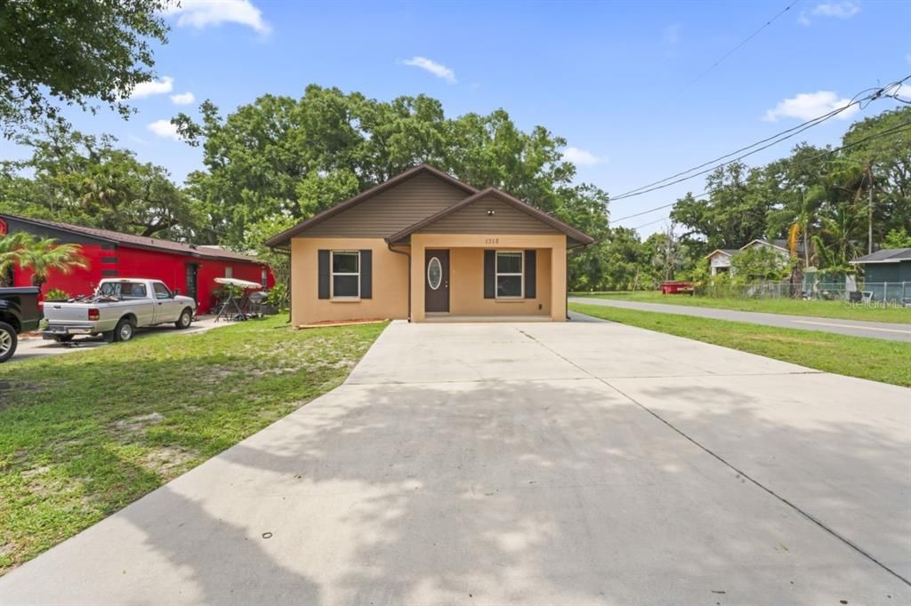 For Sale: $279,900 (3 beds, 2 baths, 1344 Square Feet)