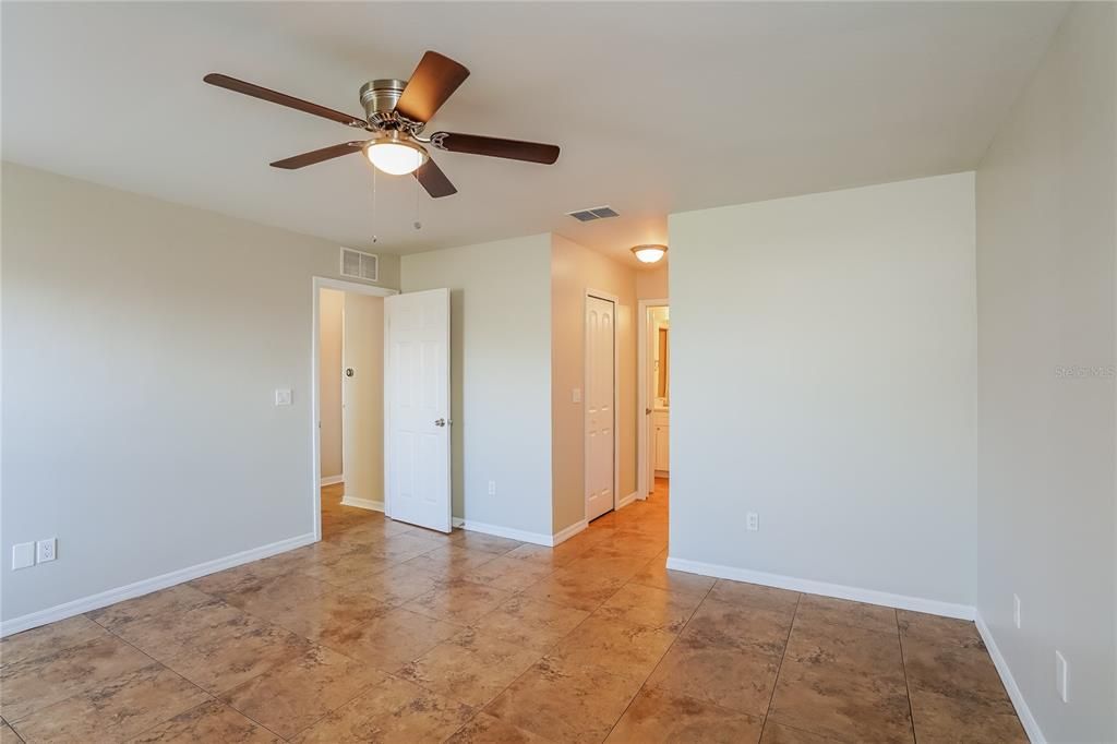 For Rent: $2,180 (4 beds, 2 baths, 1730 Square Feet)