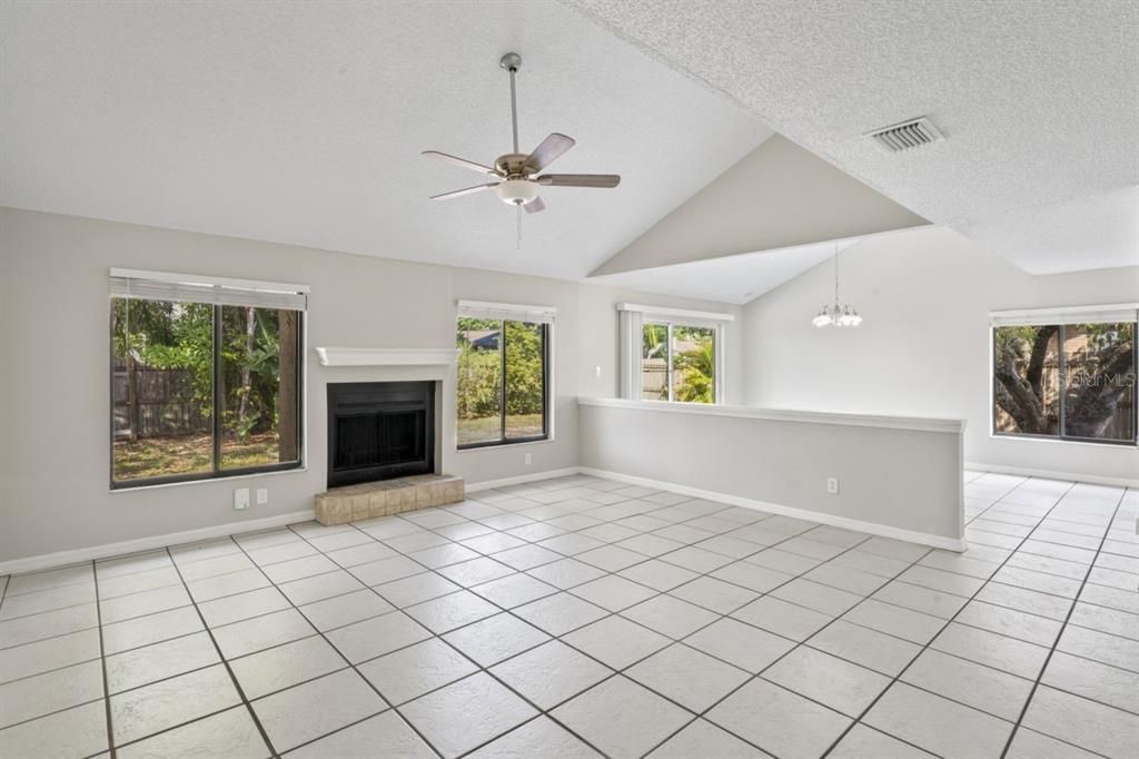 Active With Contract: $349,900 (3 beds, 2 baths, 1530 Square Feet)