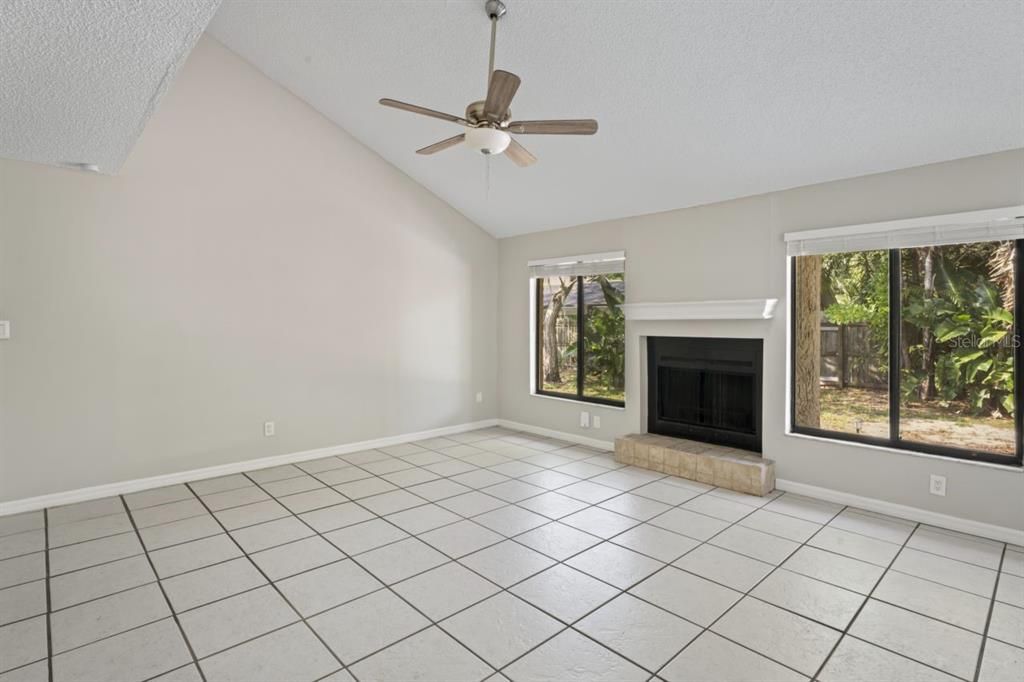 Active With Contract: $349,900 (3 beds, 2 baths, 1530 Square Feet)