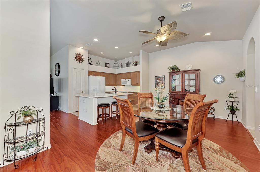 For Sale: $415,000 (2 beds, 2 baths, 1545 Square Feet)