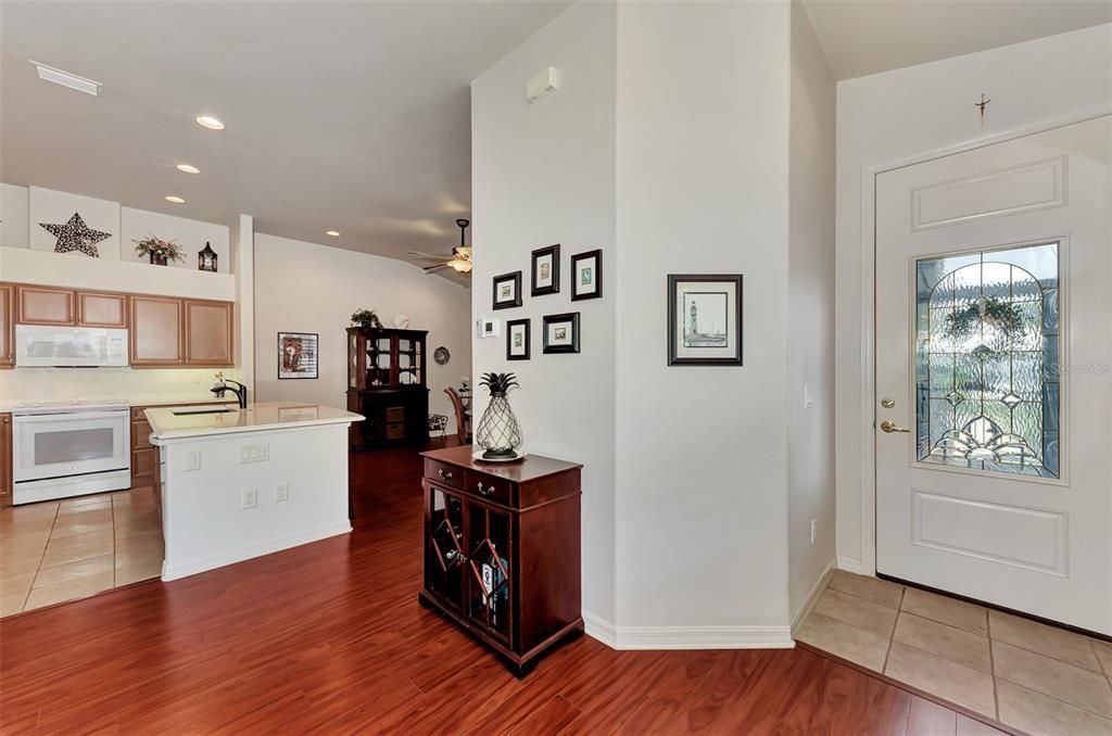 For Sale: $415,000 (2 beds, 2 baths, 1545 Square Feet)