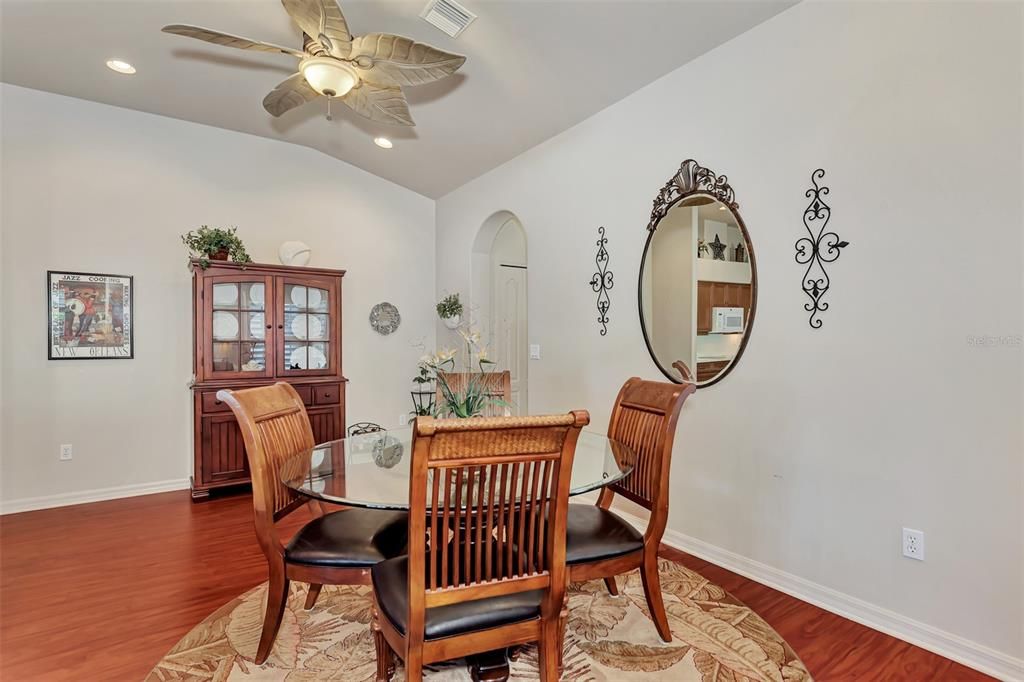 For Sale: $415,000 (2 beds, 2 baths, 1545 Square Feet)