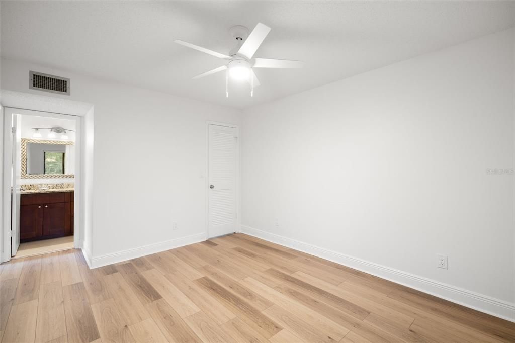 Active With Contract: $1,750 (2 beds, 2 baths, 906 Square Feet)