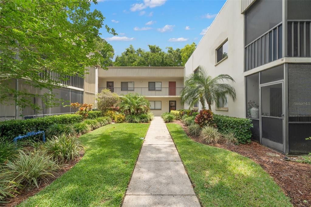 Active With Contract: $1,750 (2 beds, 2 baths, 906 Square Feet)