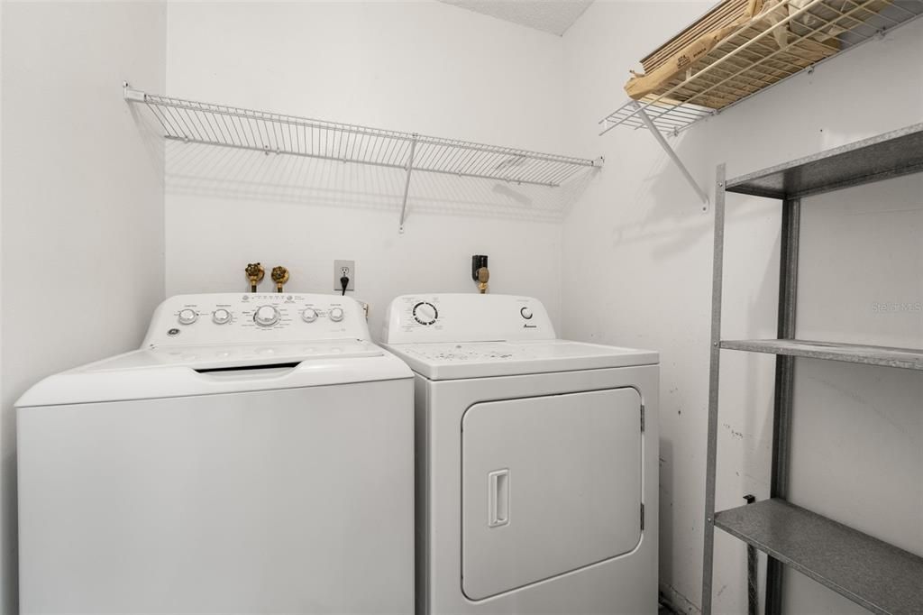 Active With Contract: $1,750 (2 beds, 2 baths, 906 Square Feet)