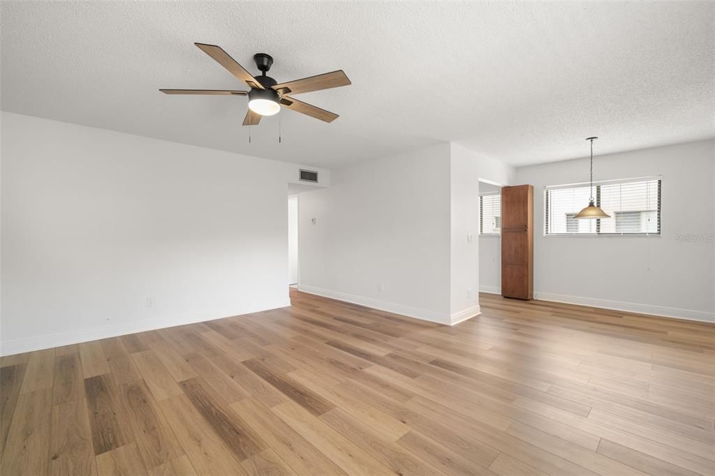 Active With Contract: $1,750 (2 beds, 2 baths, 906 Square Feet)