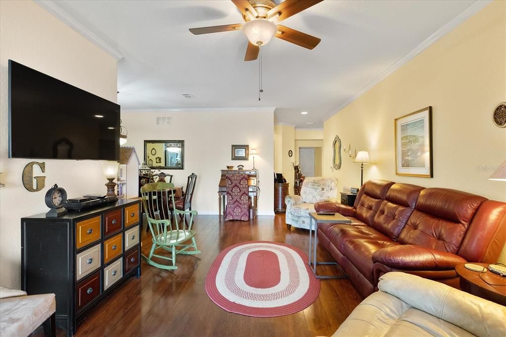 For Sale: $285,000 (2 beds, 2 baths, 1435 Square Feet)