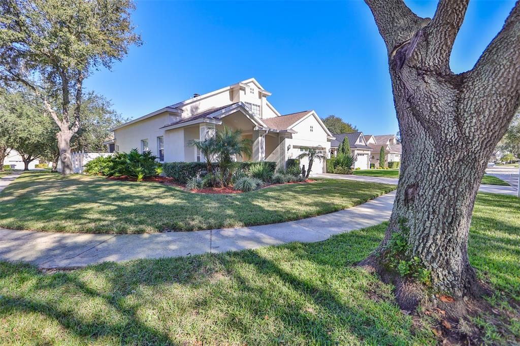 Recently Sold: $419,900 (4 beds, 2 baths, 2407 Square Feet)