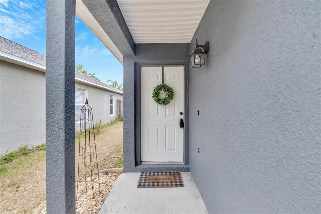 Recently Sold: $300,000 (3 beds, 2 baths, 1178 Square Feet)