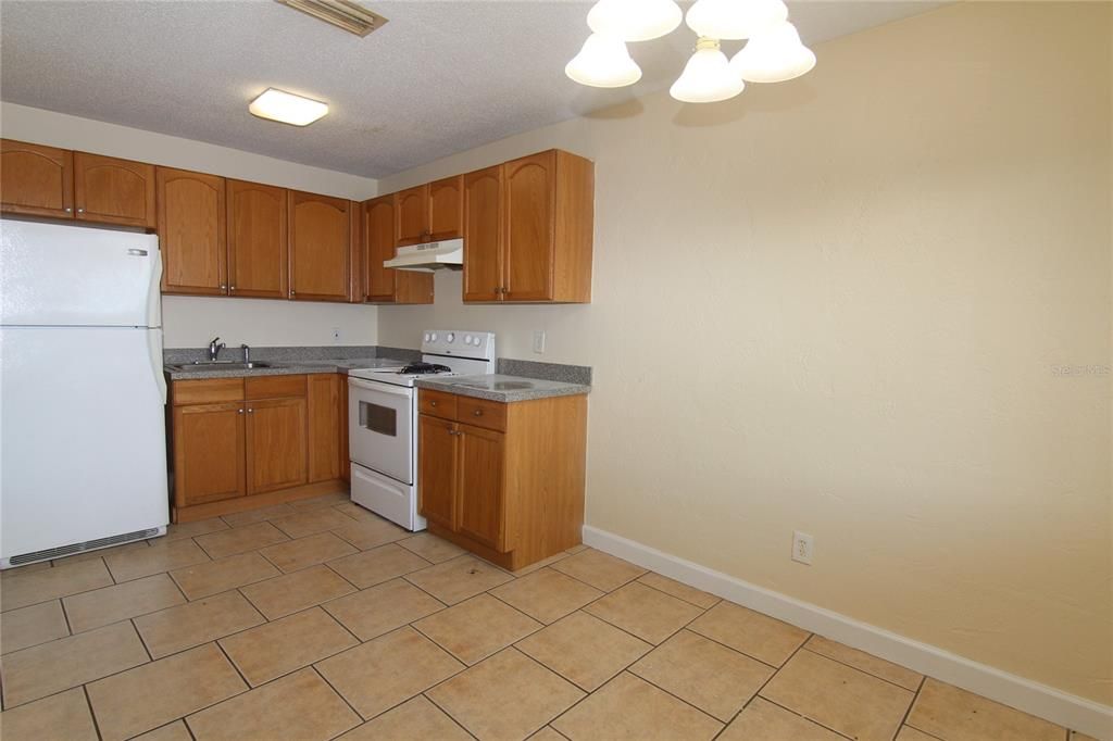 For Sale: $135,000 (2 beds, 1 baths, 788 Square Feet)