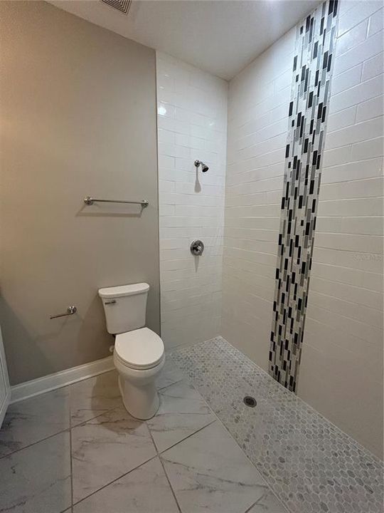 出租: $1,825 (3 贝兹, 2 浴室, 1250 平方英尺)