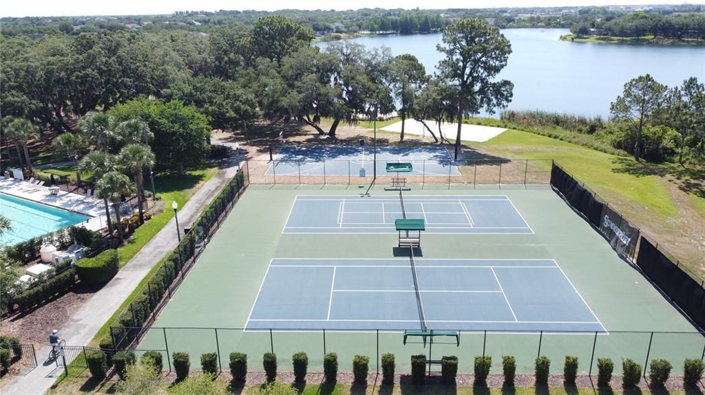 tennis/pickleball courts