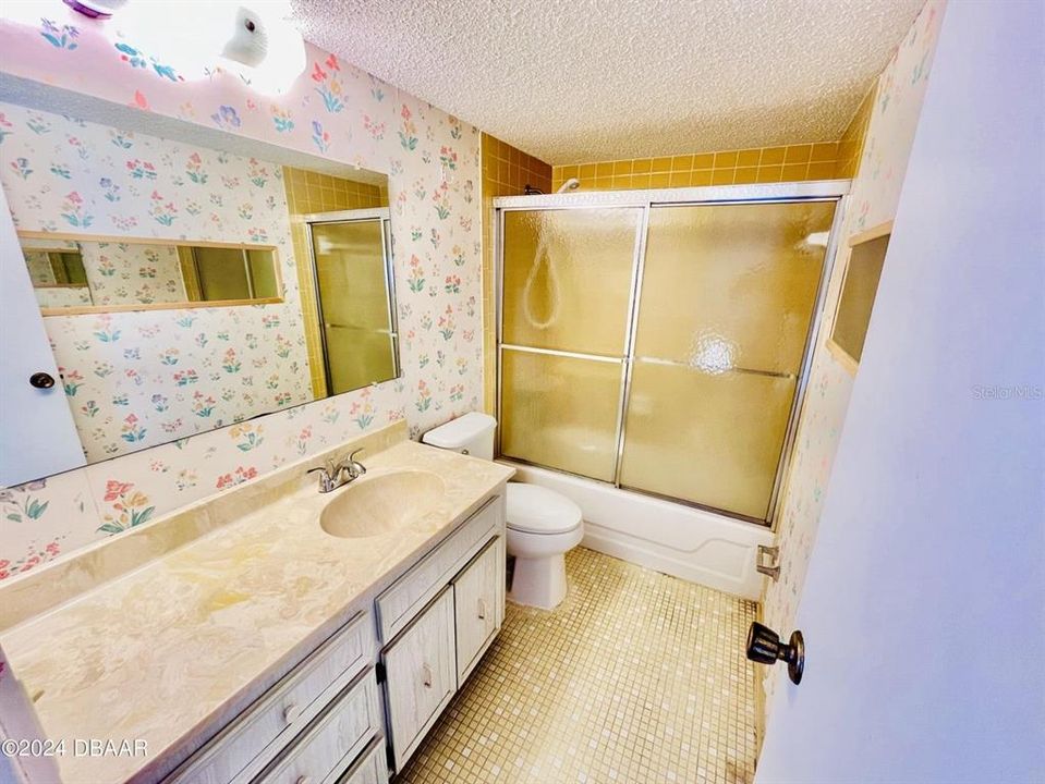 待售: $238,800 (2 贝兹, 2 浴室, 1210 平方英尺)