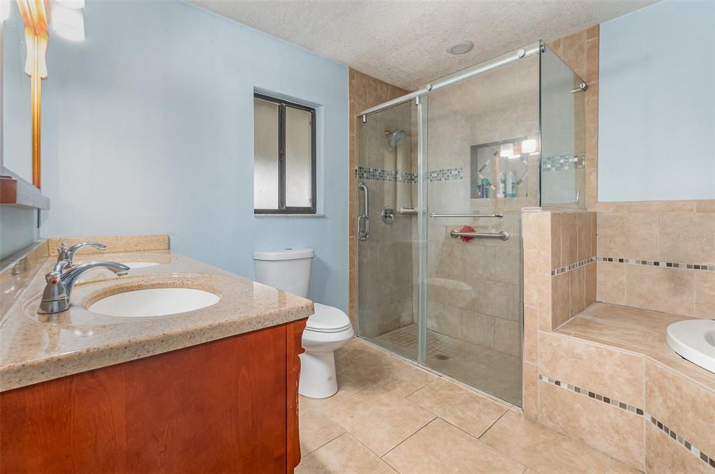 For Sale: $375,500 (3 beds, 2 baths, 1624 Square Feet)