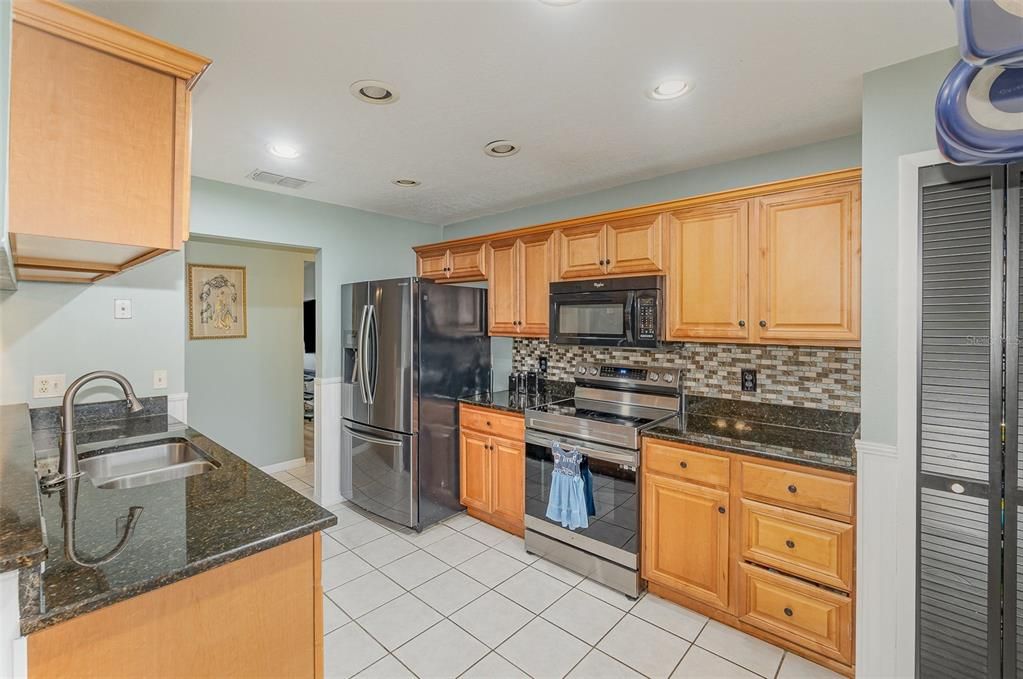 For Sale: $375,500 (3 beds, 2 baths, 1624 Square Feet)