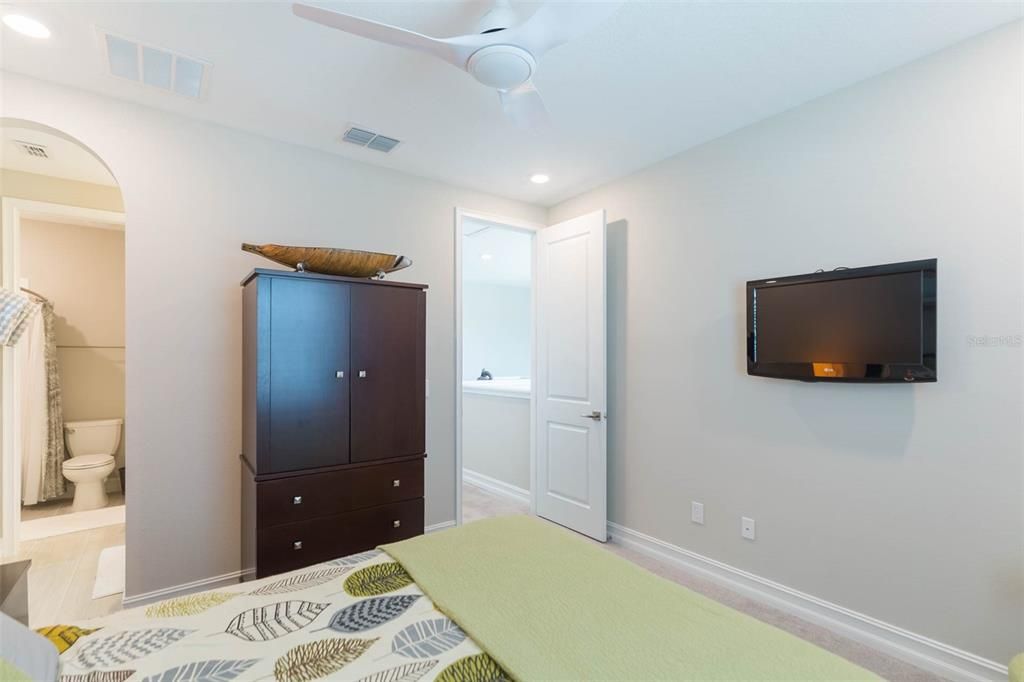 upstairs bedrooms with jack and jill bath