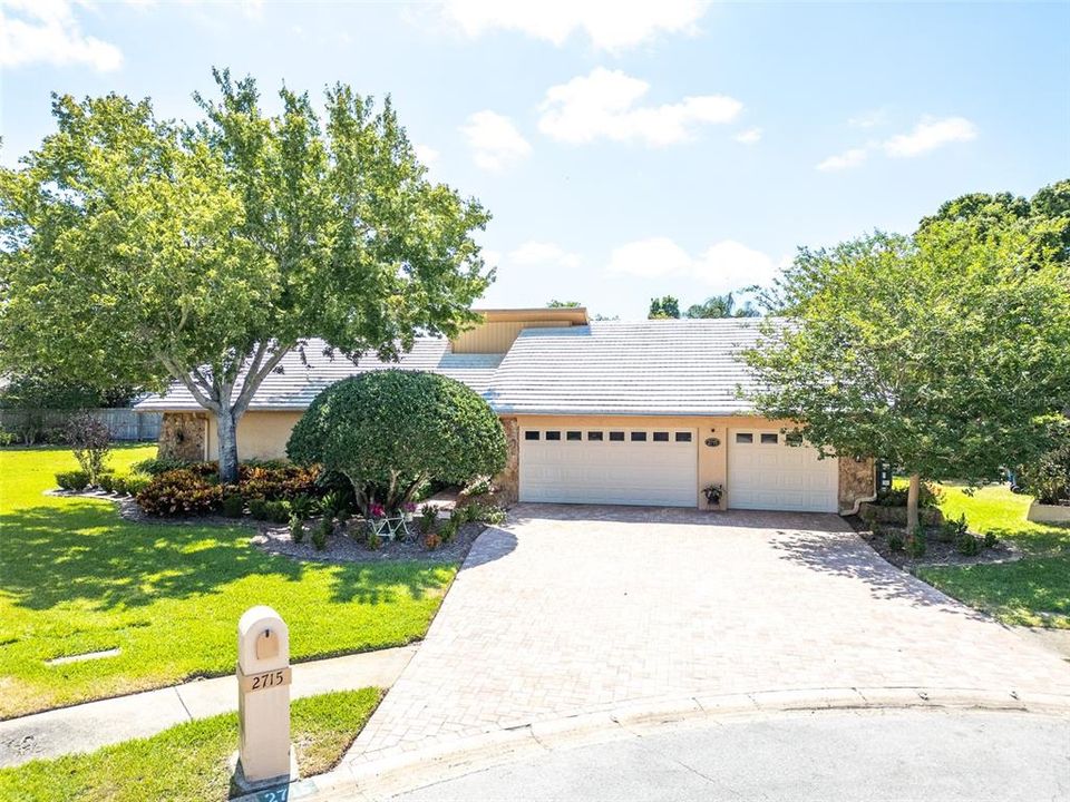 Active With Contract: $900,000 (5 beds, 3 baths, 3202 Square Feet)