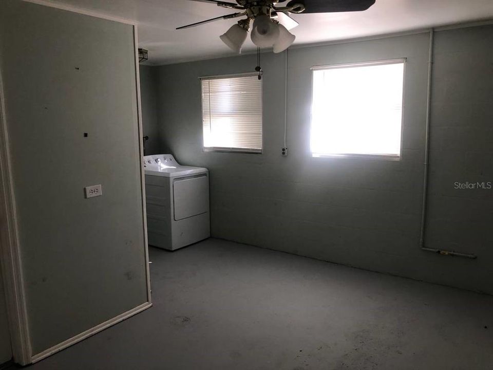 Recently Rented: $2,400 (3 beds, 2 baths, 1356 Square Feet)