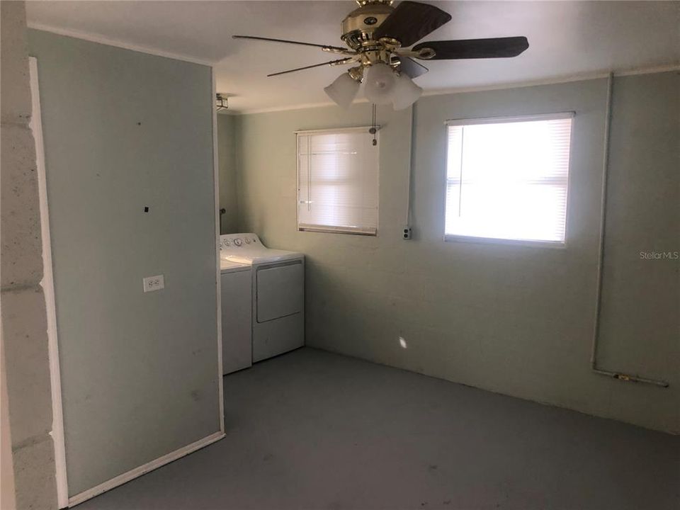 Recently Rented: $2,400 (3 beds, 2 baths, 1356 Square Feet)