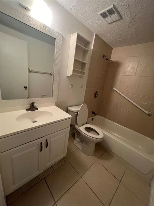 For Rent: $1,425 (1 beds, 1 baths, 960 Square Feet)