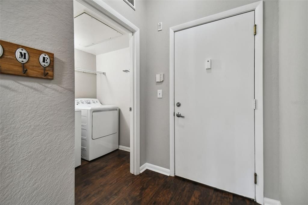 Recently Rented: $1,900 (1 beds, 1 baths, 789 Square Feet)