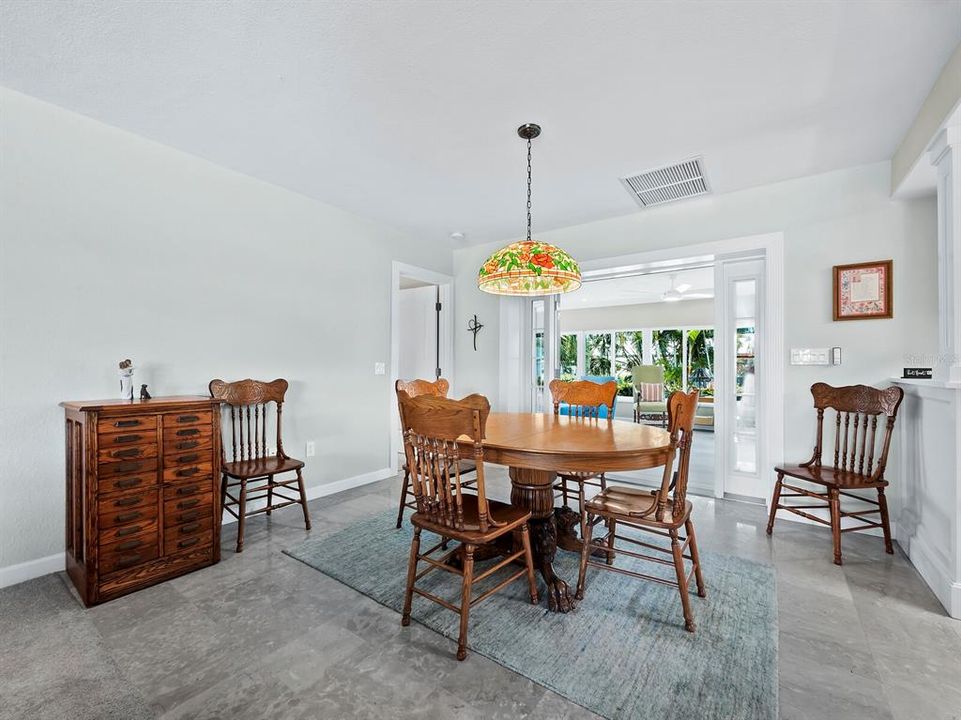 Active With Contract: $1,295,000 (3 beds, 2 baths, 2192 Square Feet)