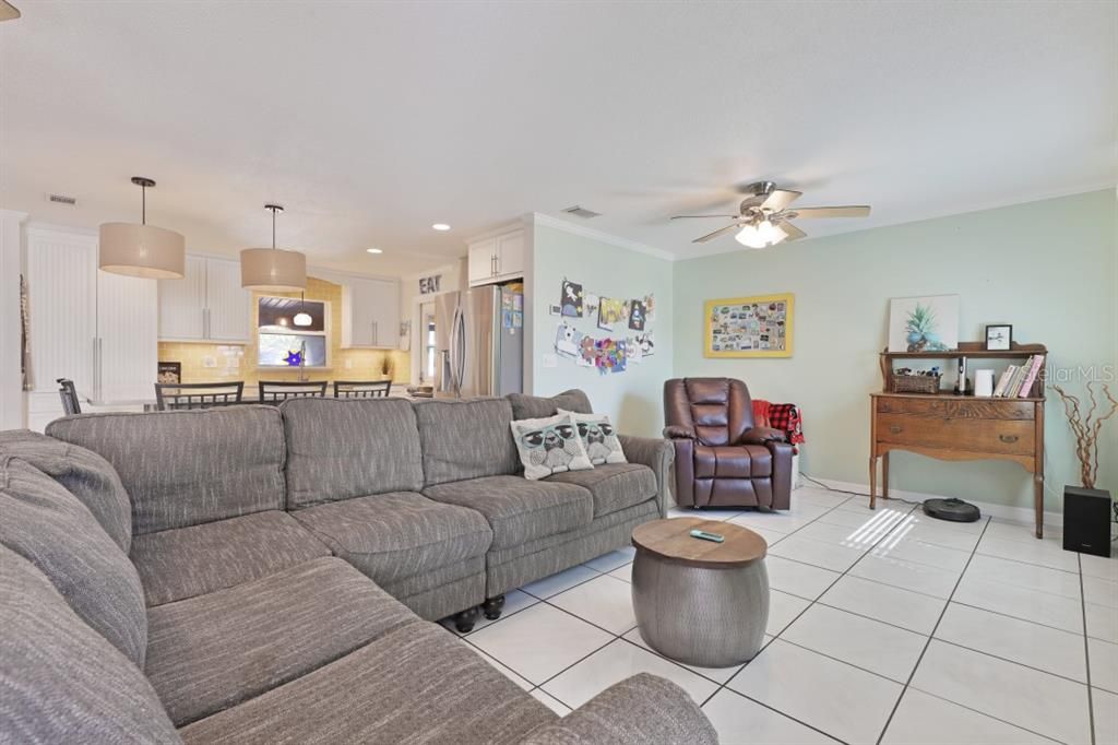 For Sale: $545,000 (3 beds, 2 baths, 1586 Square Feet)