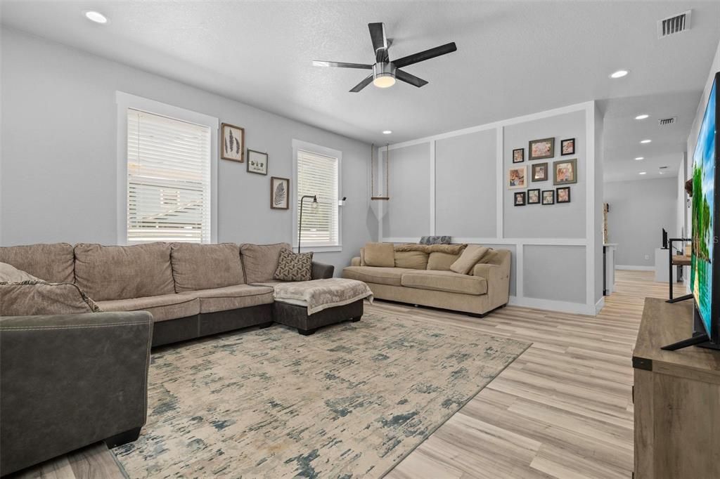 Active With Contract: $397,000 (3 beds, 2 baths, 1522 Square Feet)