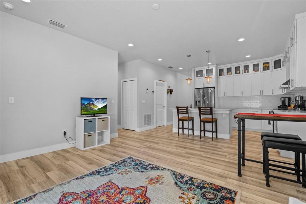 Active With Contract: $397,000 (3 beds, 2 baths, 1522 Square Feet)