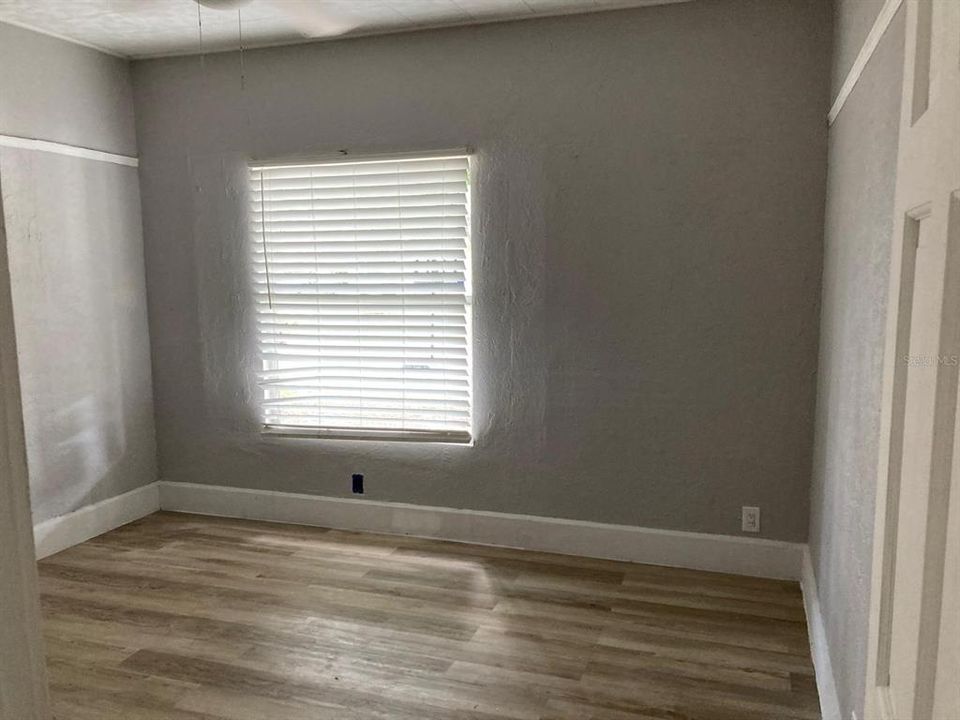 For Rent: $2,350 (3 beds, 1 baths, 1140 Square Feet)