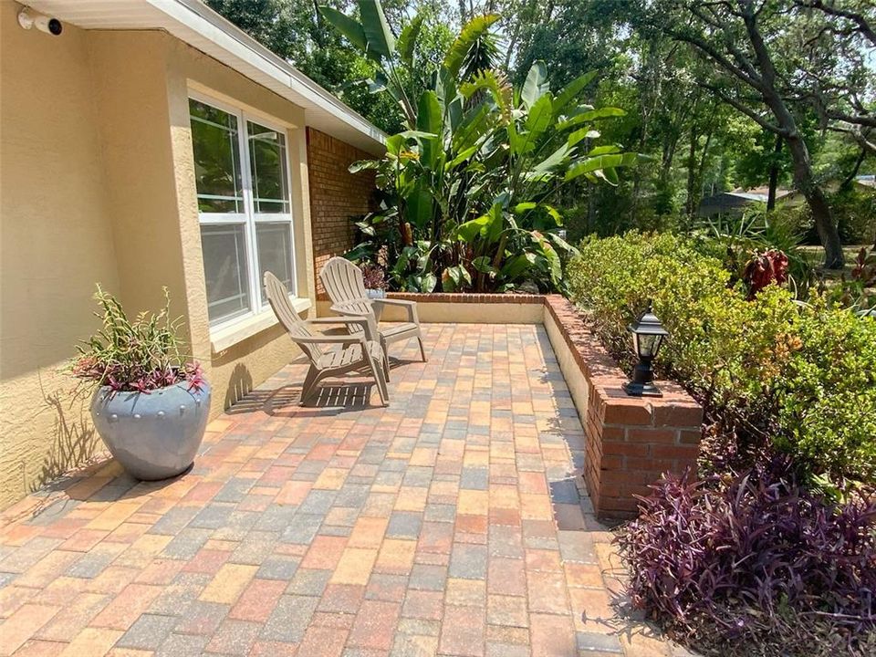 Front Patio/Entranceway