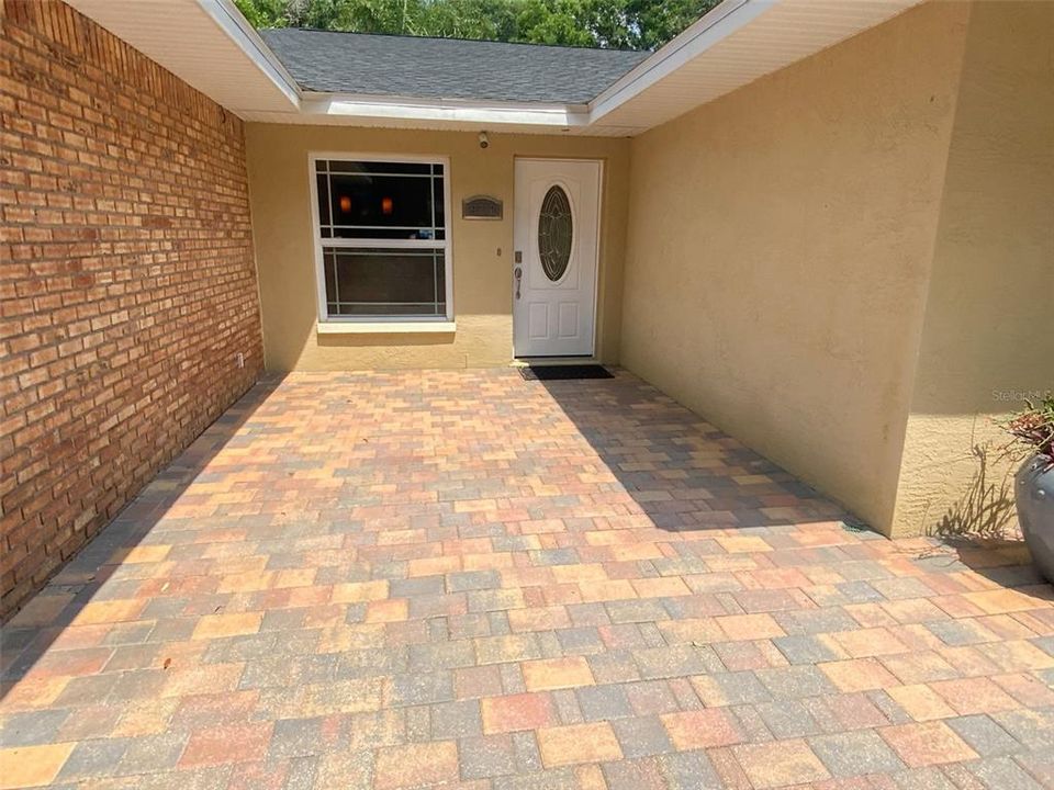 Front Patio/Entranceway