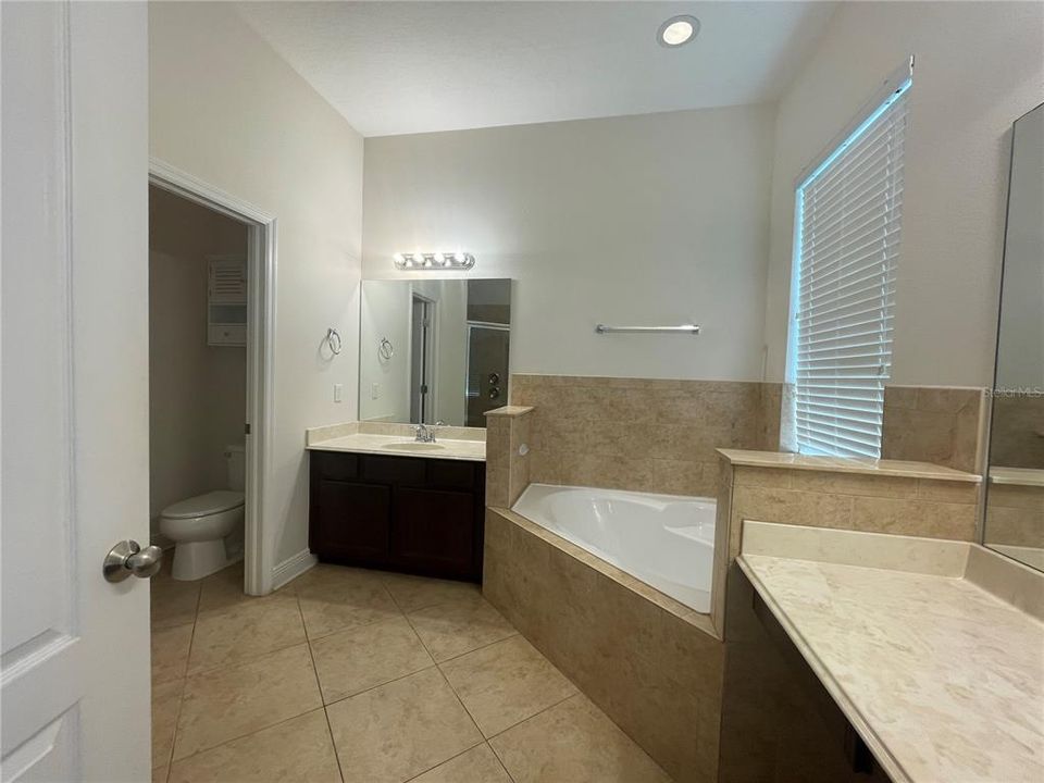 Active With Contract: $2,700 (3 beds, 2 baths, 1885 Square Feet)