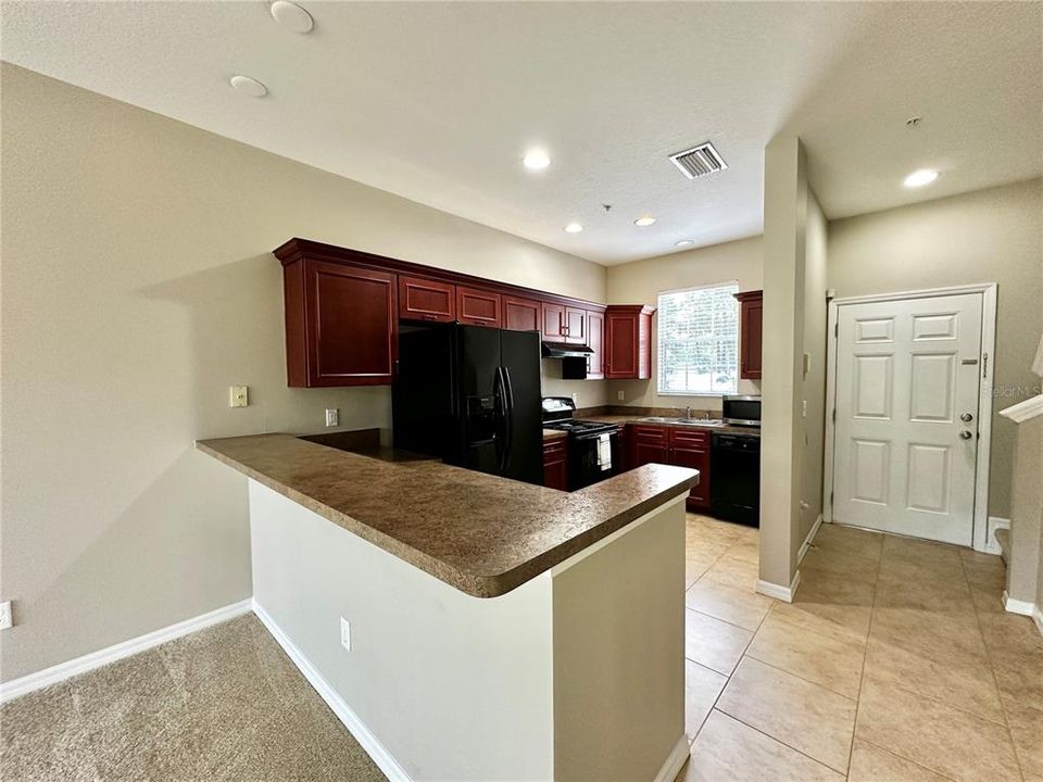 Active With Contract: $1,750 (2 beds, 2 baths, 1096 Square Feet)