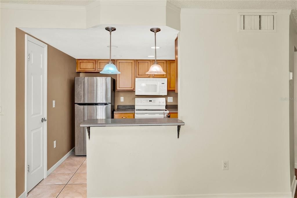 For Sale: $178,500 (2 beds, 2 baths, 1099 Square Feet)