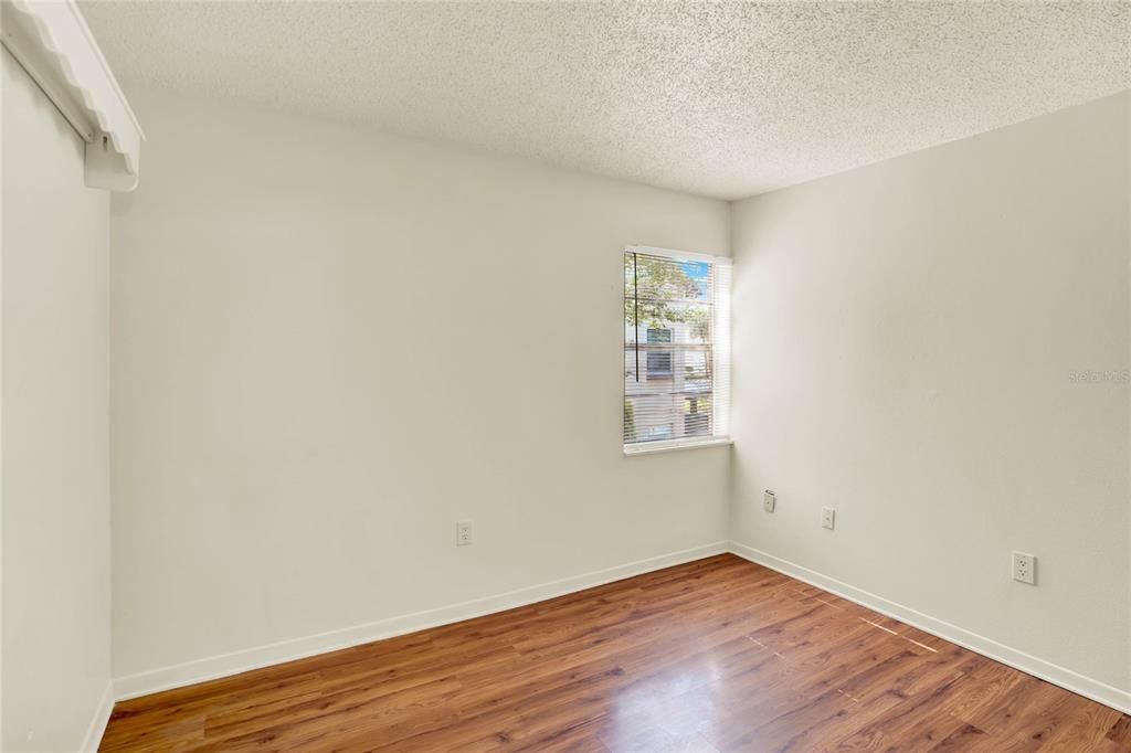 For Sale: $178,500 (2 beds, 2 baths, 1099 Square Feet)