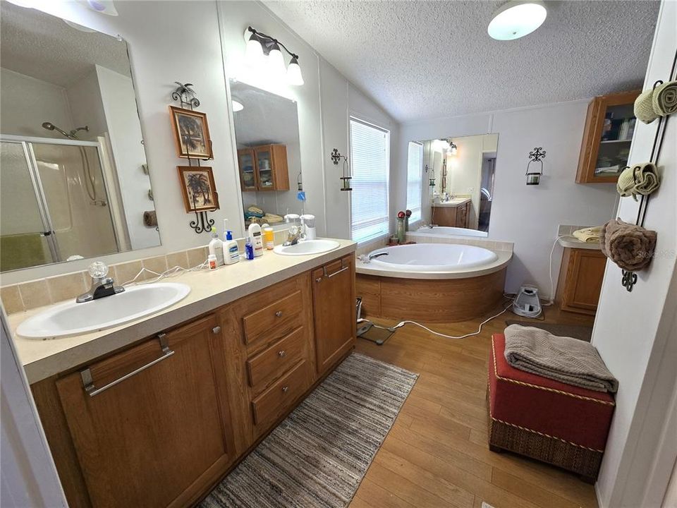 待售: $179,000 (3 贝兹, 2 浴室, 1404 平方英尺)