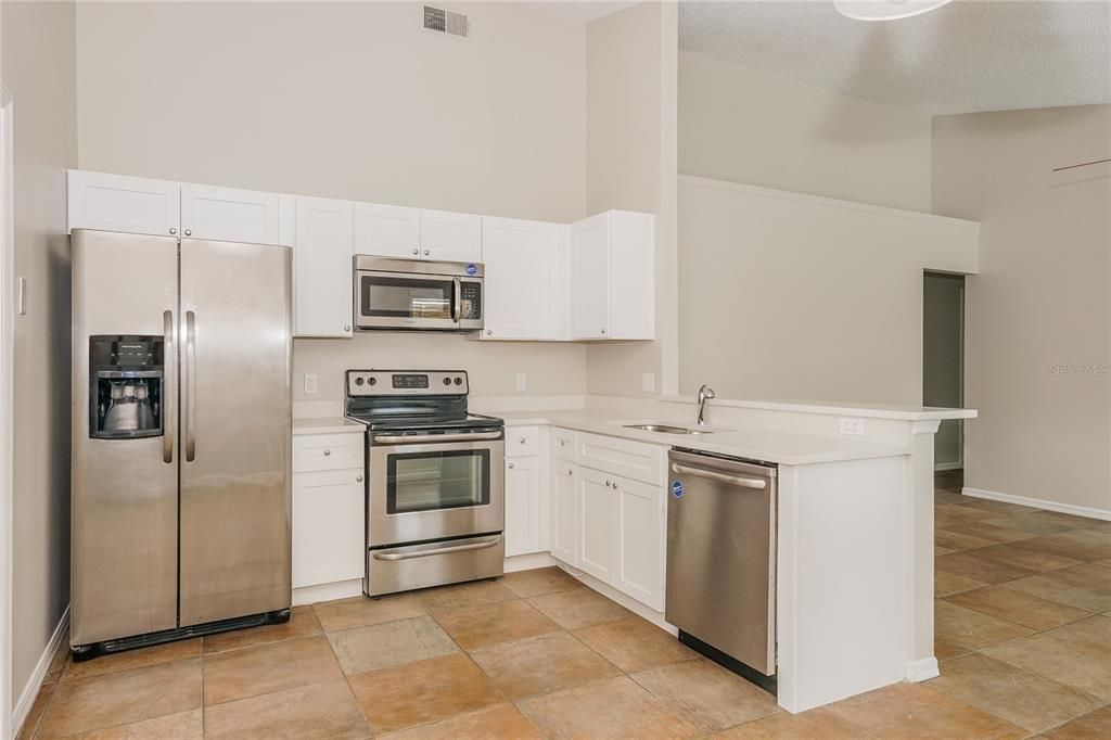 For Rent: $2,350 (3 beds, 2 baths, 1294 Square Feet)