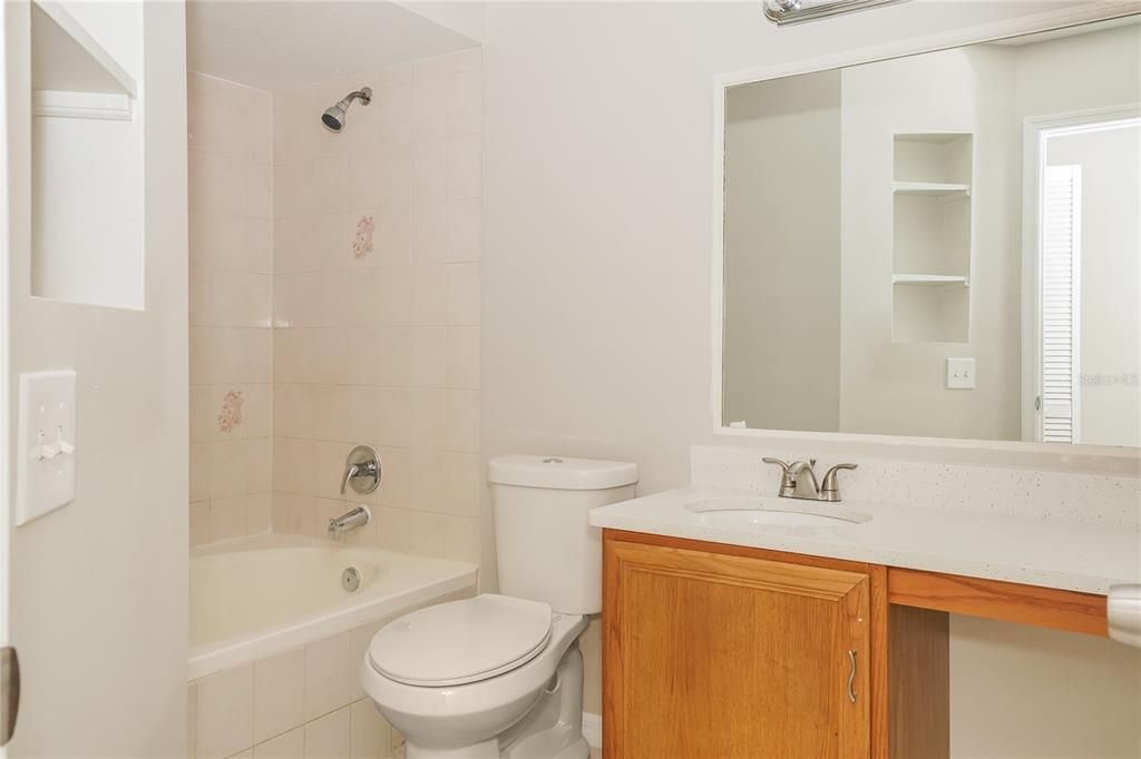 最近租的: $2,350 (3 贝兹, 2 浴室, 1294 平方英尺)