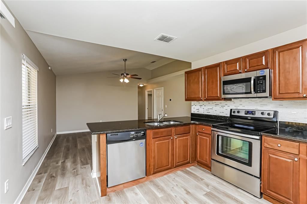 Active With Contract: $2,160 (3 beds, 2 baths, 1175 Square Feet)